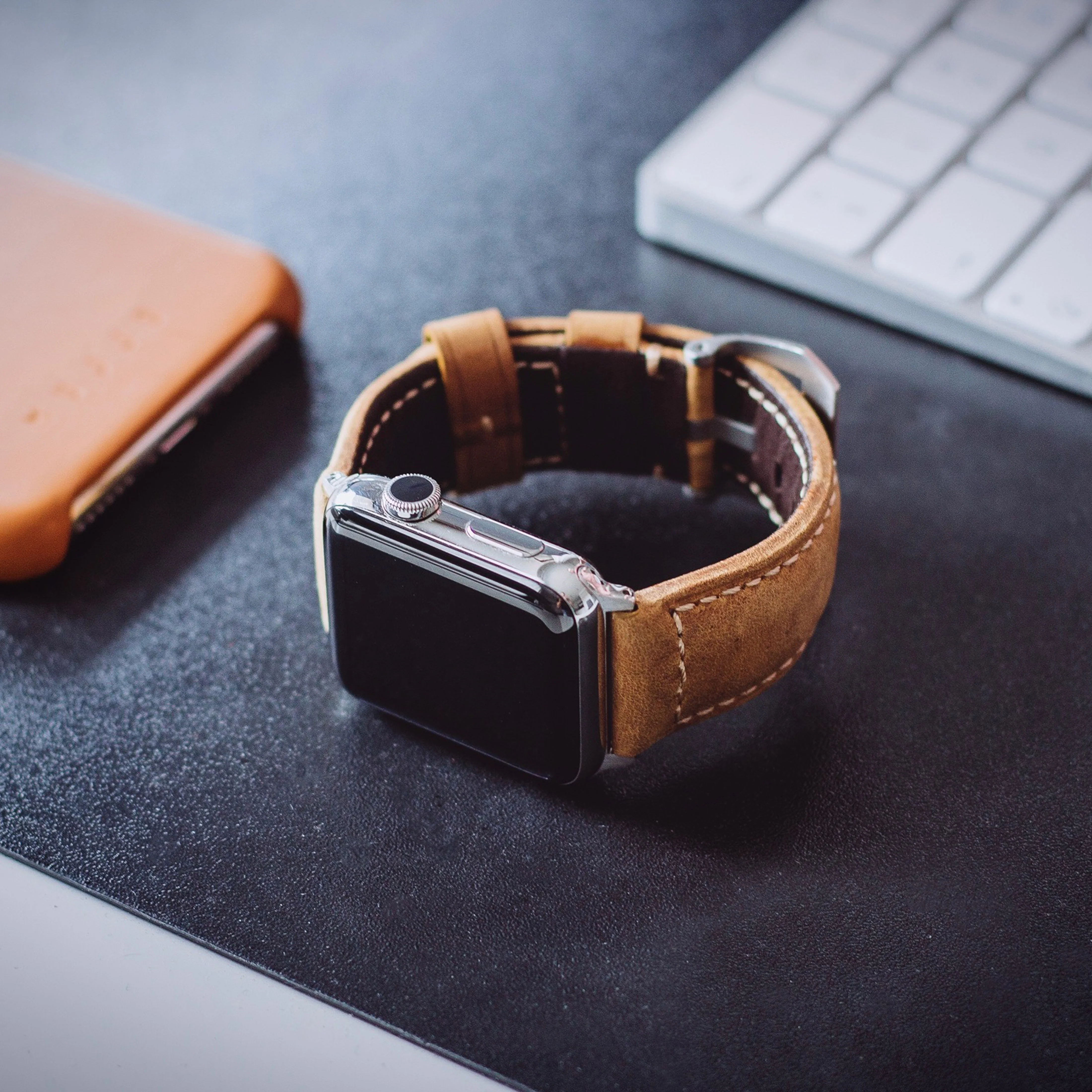Leather Apple Watch Strap - Classic - Image 4