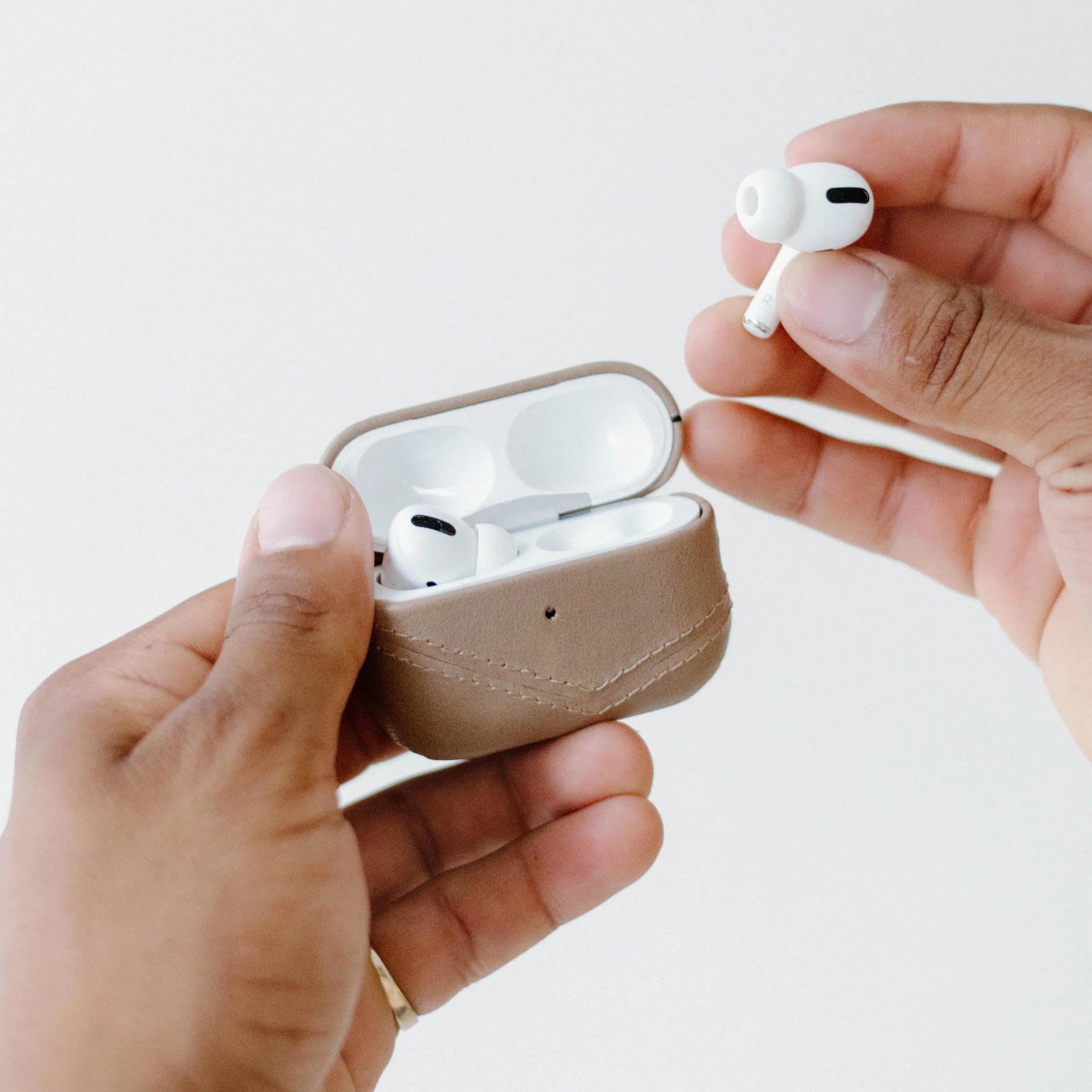 Leather AirPods Cases - DUNE - Image 3