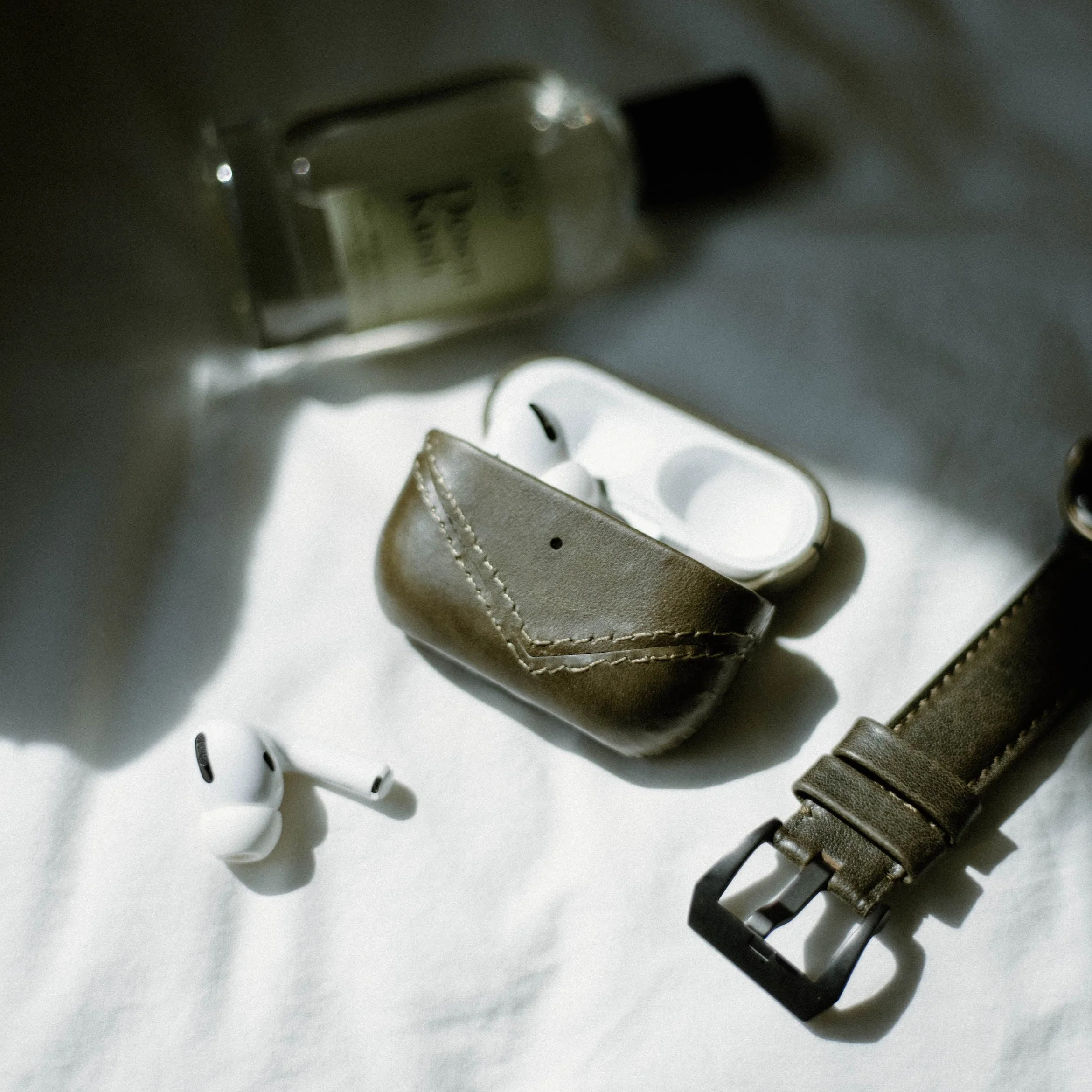 Leather AirPods Cases - MAVERICK - Image 8