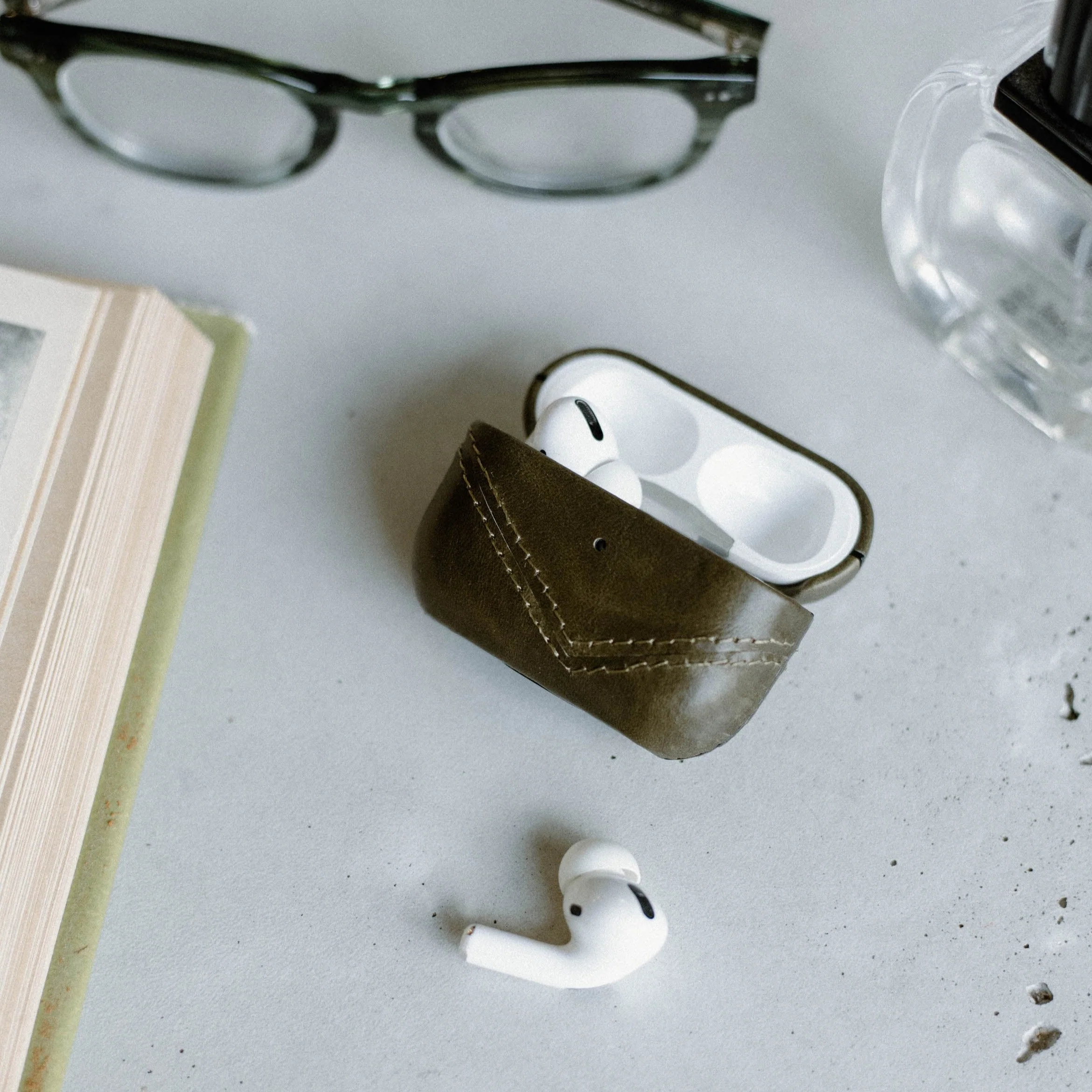Leather AirPods Cases - MAVERICK - Image 9