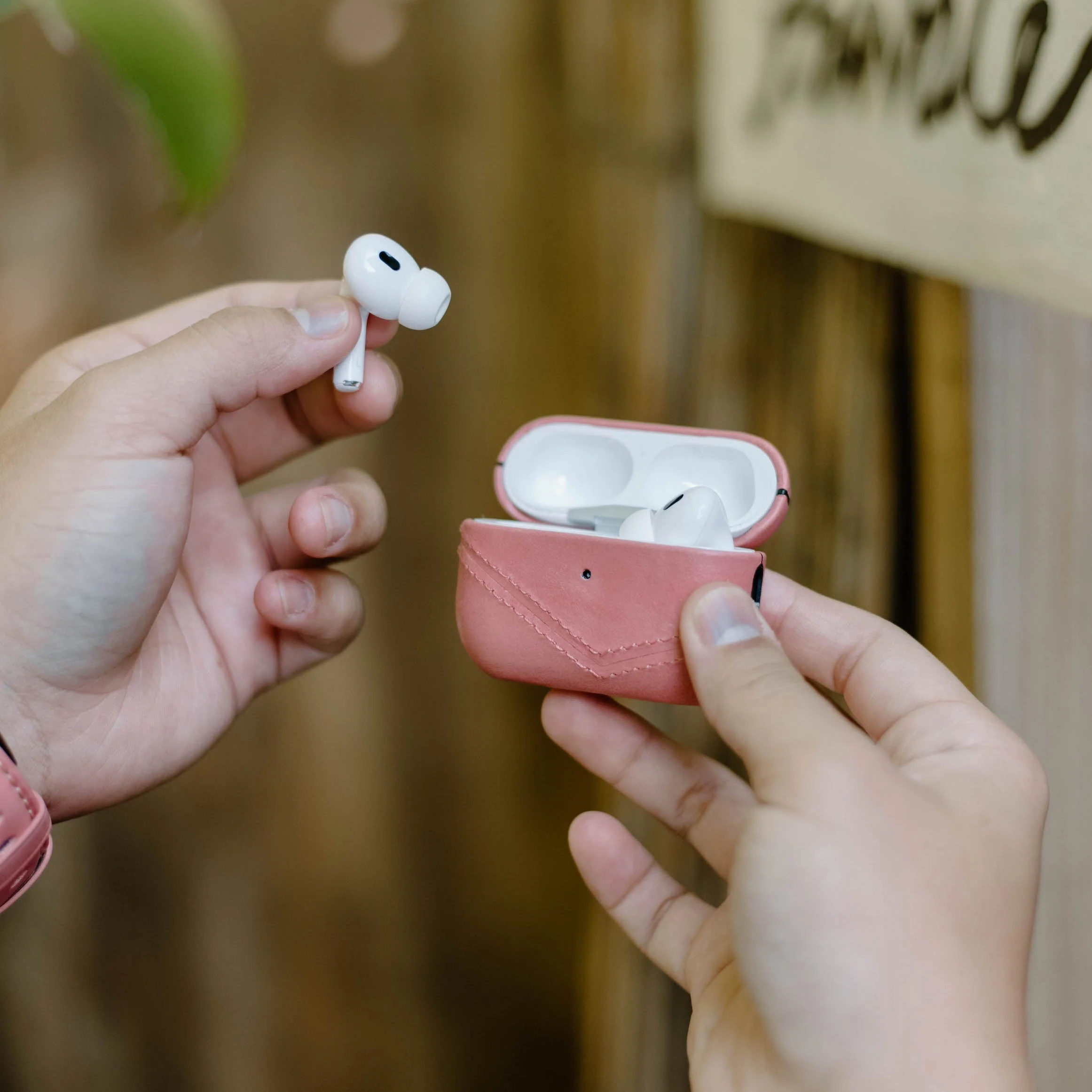 Leather AirPods Cases - SOUTH BEACH - Image 4