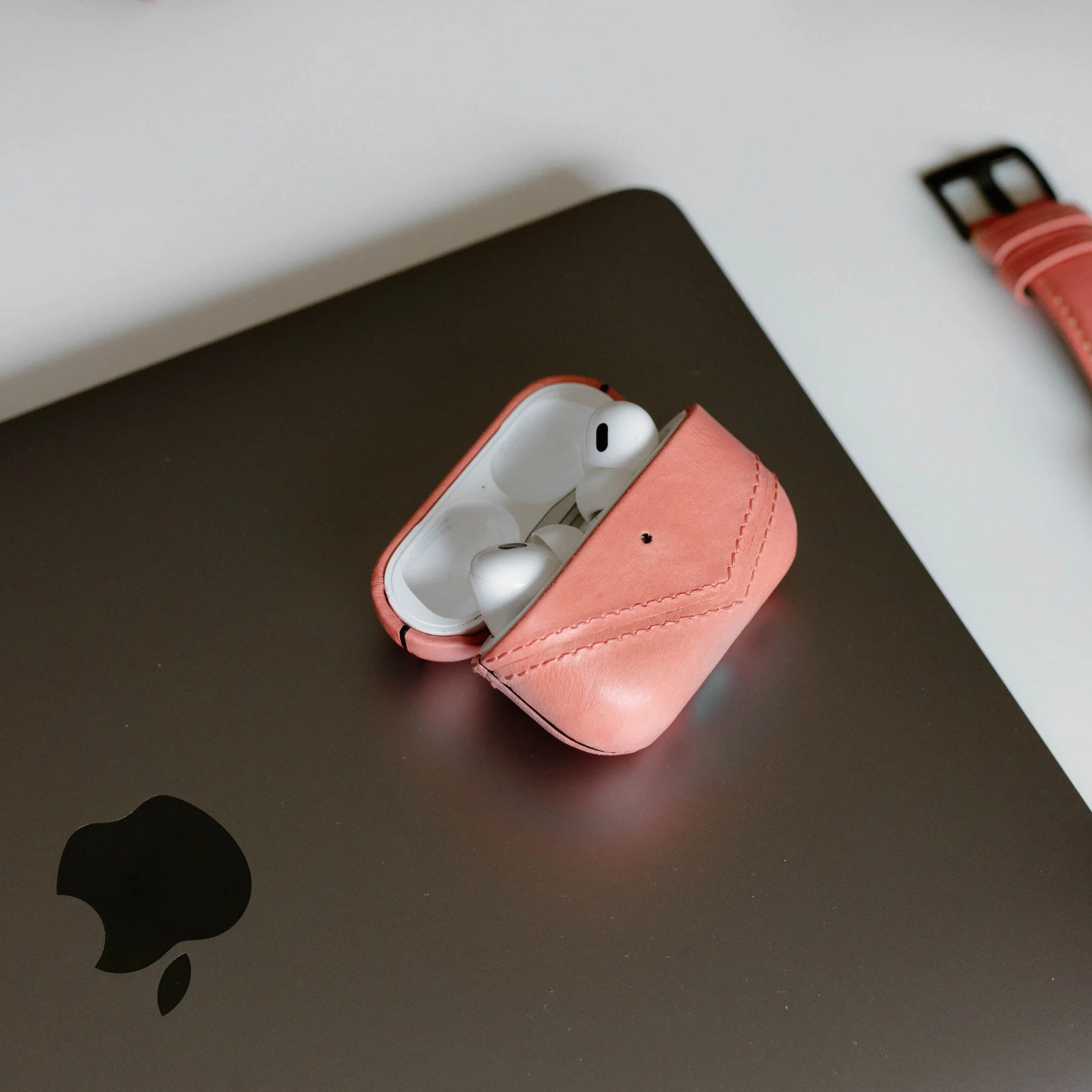 Leather AirPods Cases - SOUTH BEACH - Image 9