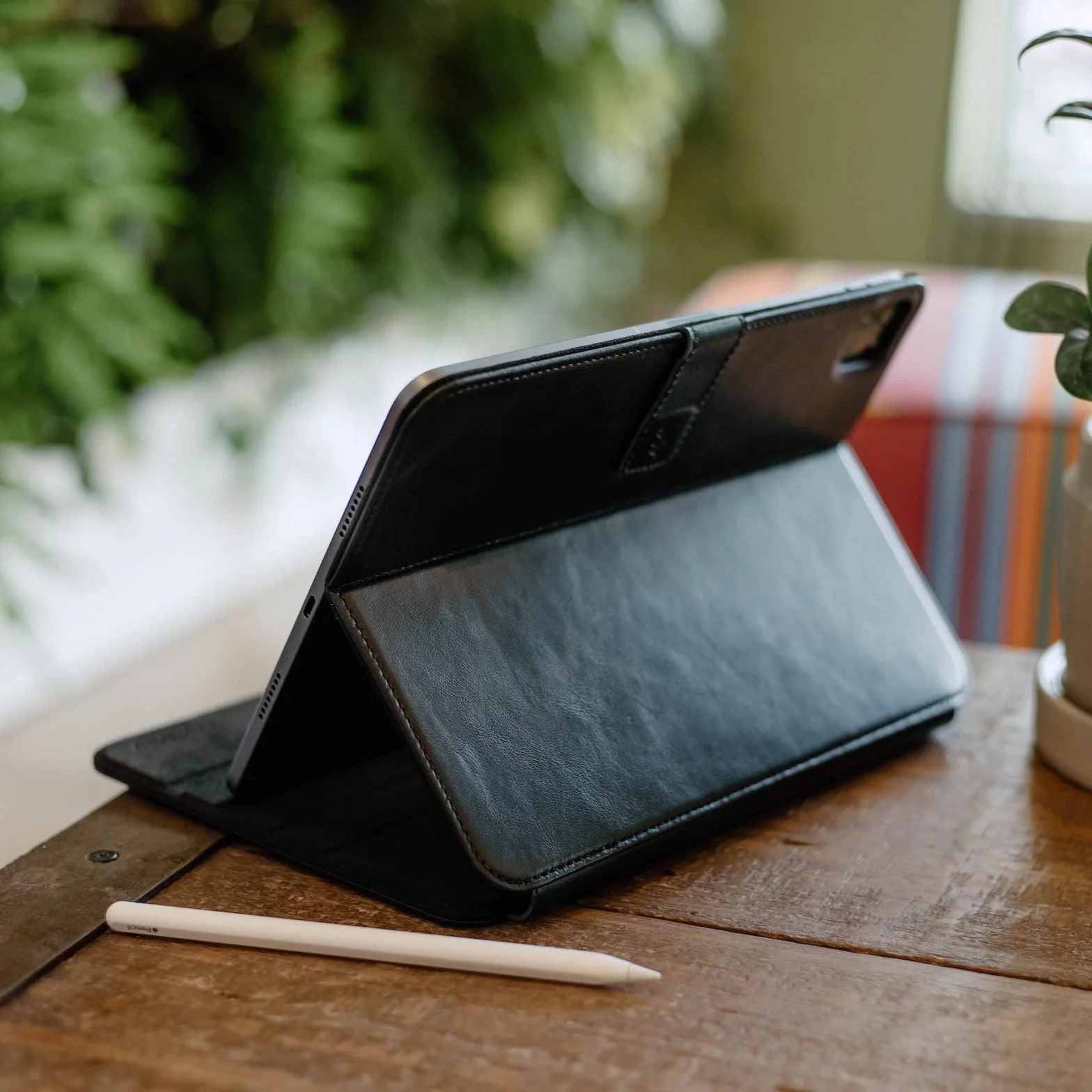 Leather iPad Case - Black - Image 15