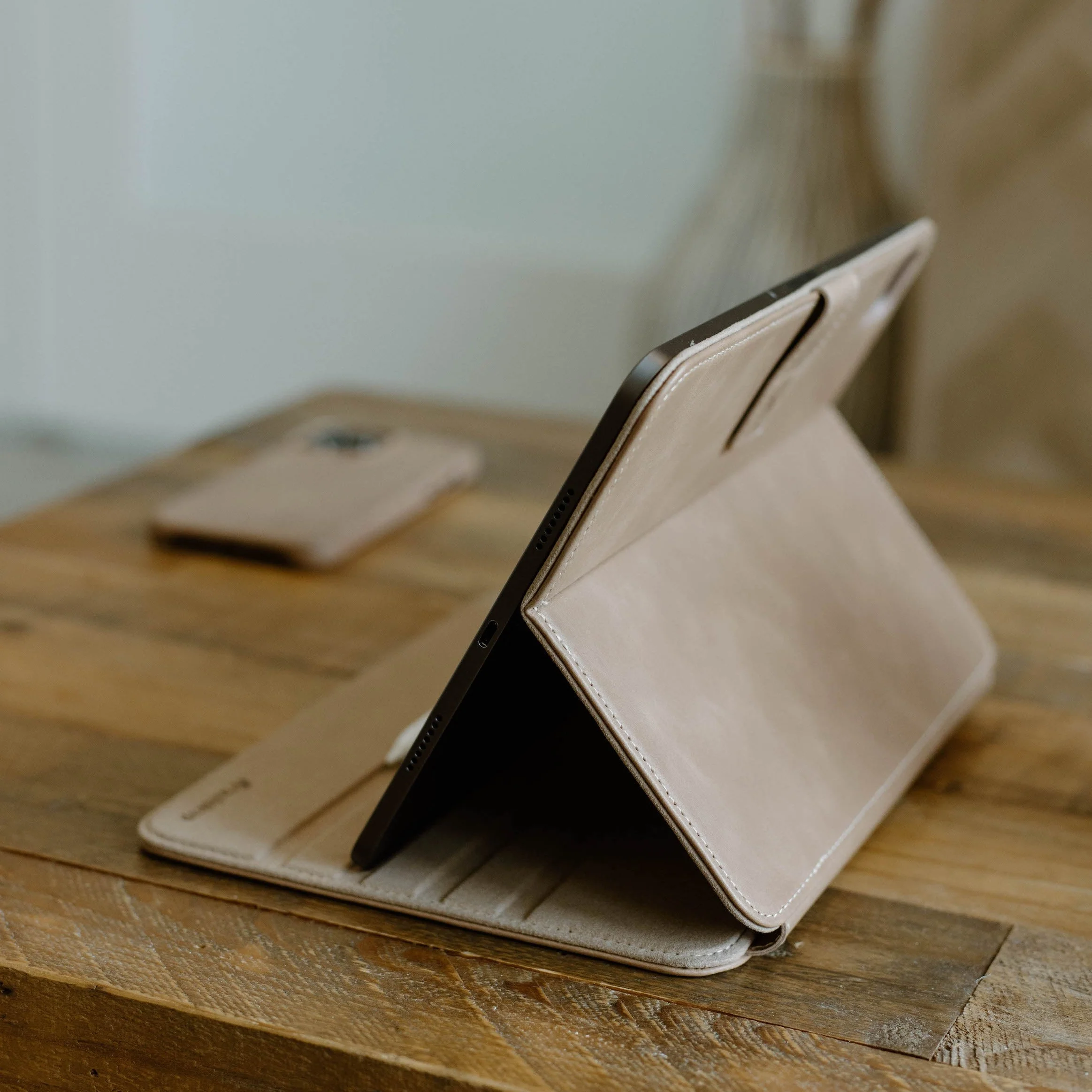 Leather iPad Case - Dune - Image 10