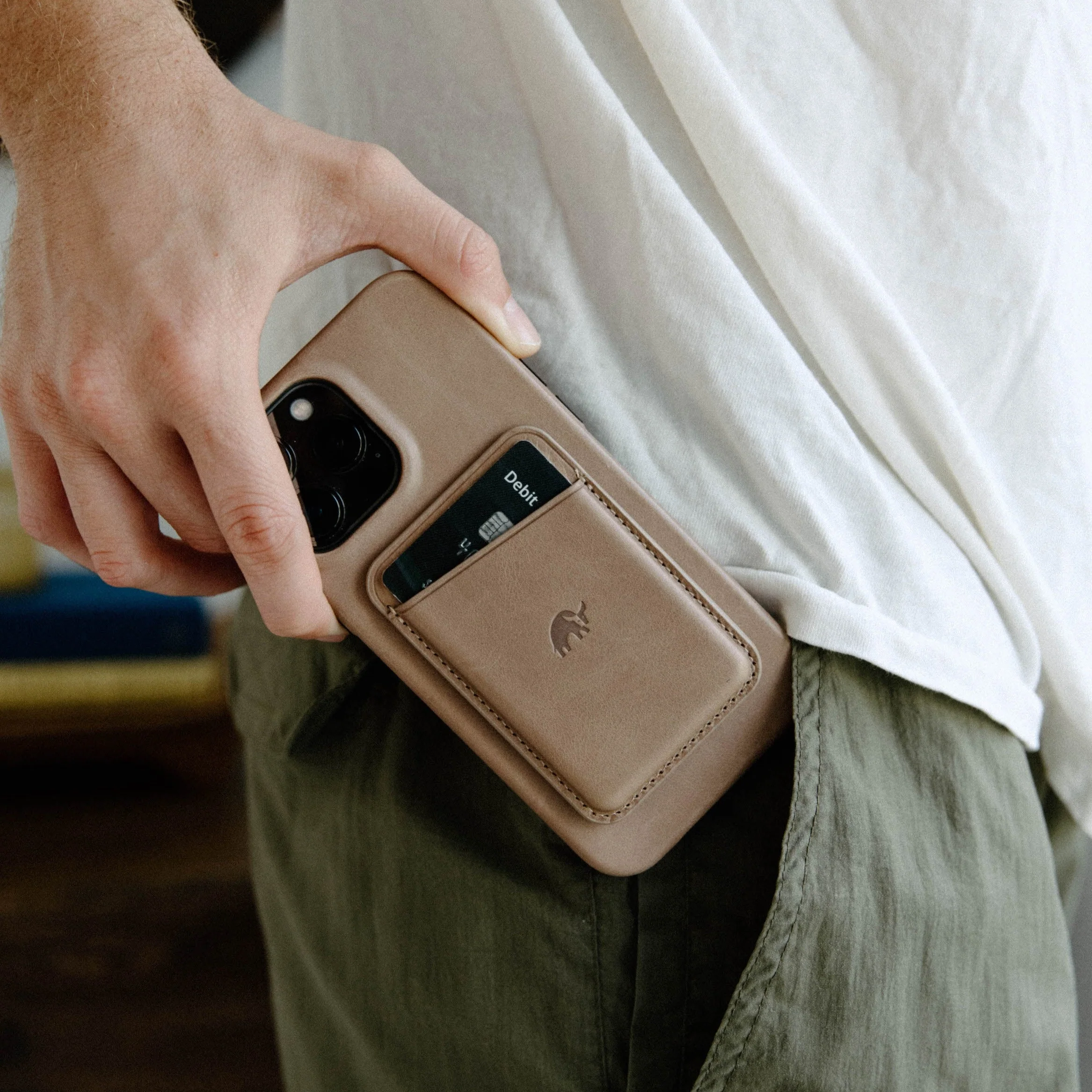 Leather Magnetic Wallet - Image 11