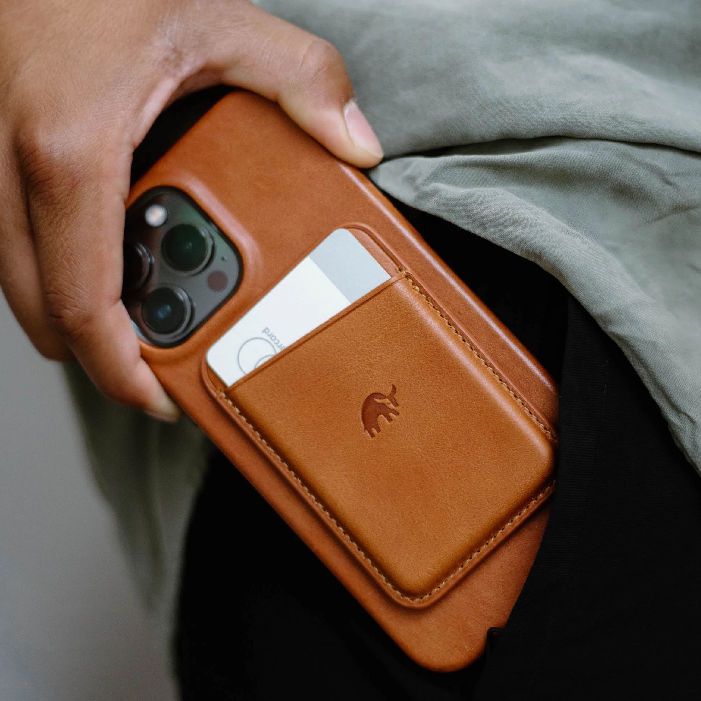 Leather Magnetic Wallet - SIENNA - Image 6