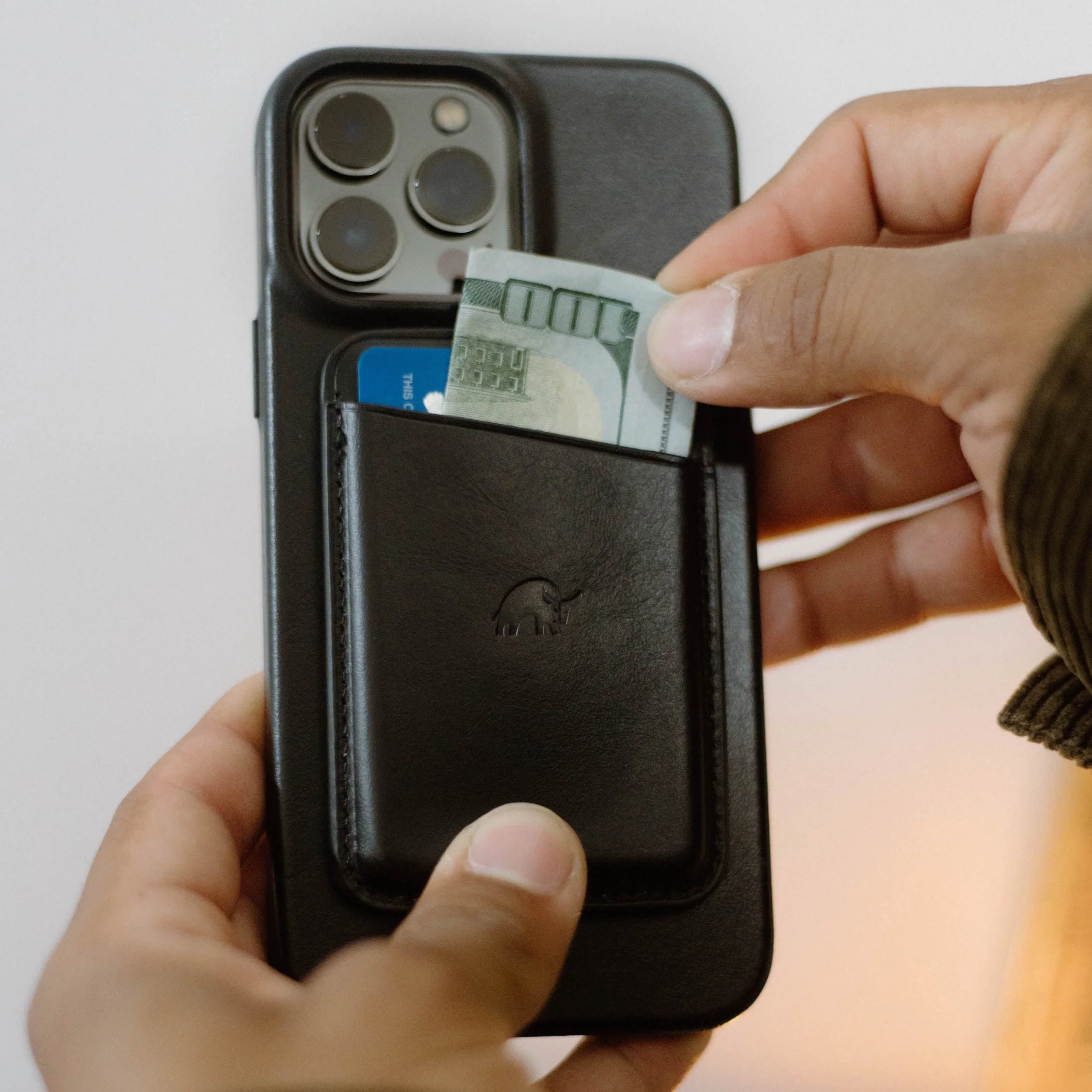 Leather Magnetic Wallet - BLACK EDITION - Image 7