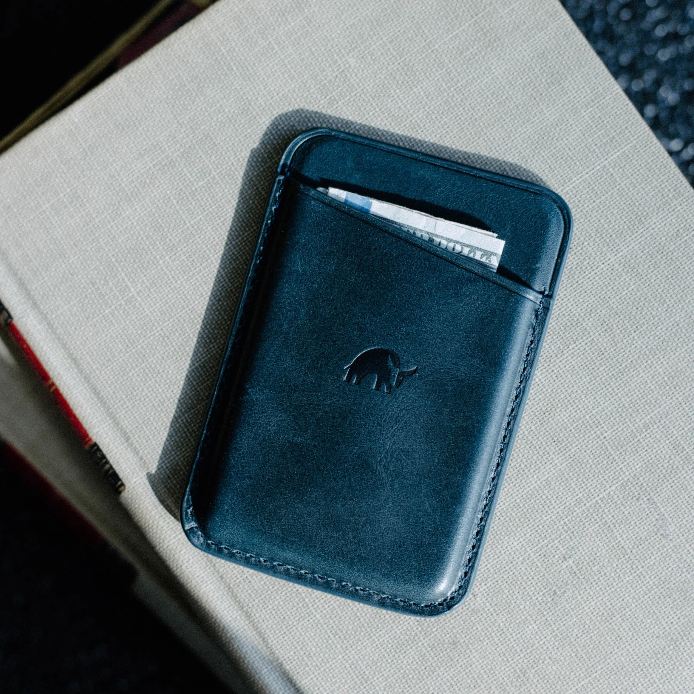 Leather Magnetic Wallet - OCEAN - Image 3