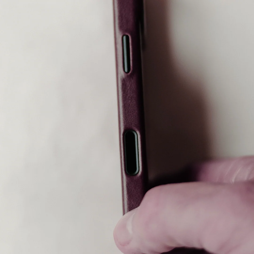 FINAL SALE The Minimalist Case - BOURBON - Image 4