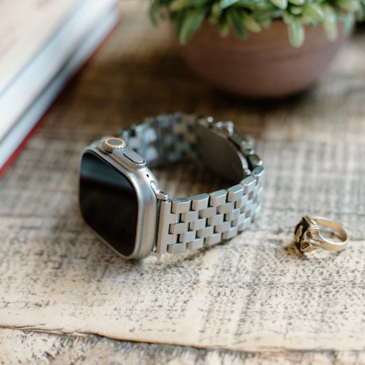 METAL Apple Watch Strap - Silver - Image 3