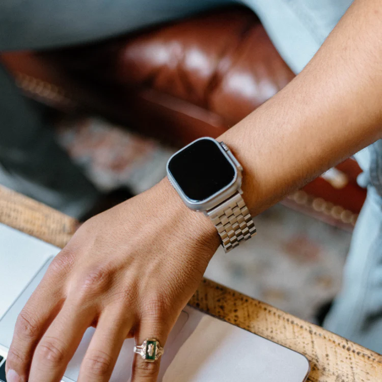 METAL Apple Watch Strap - Silver - Image 6