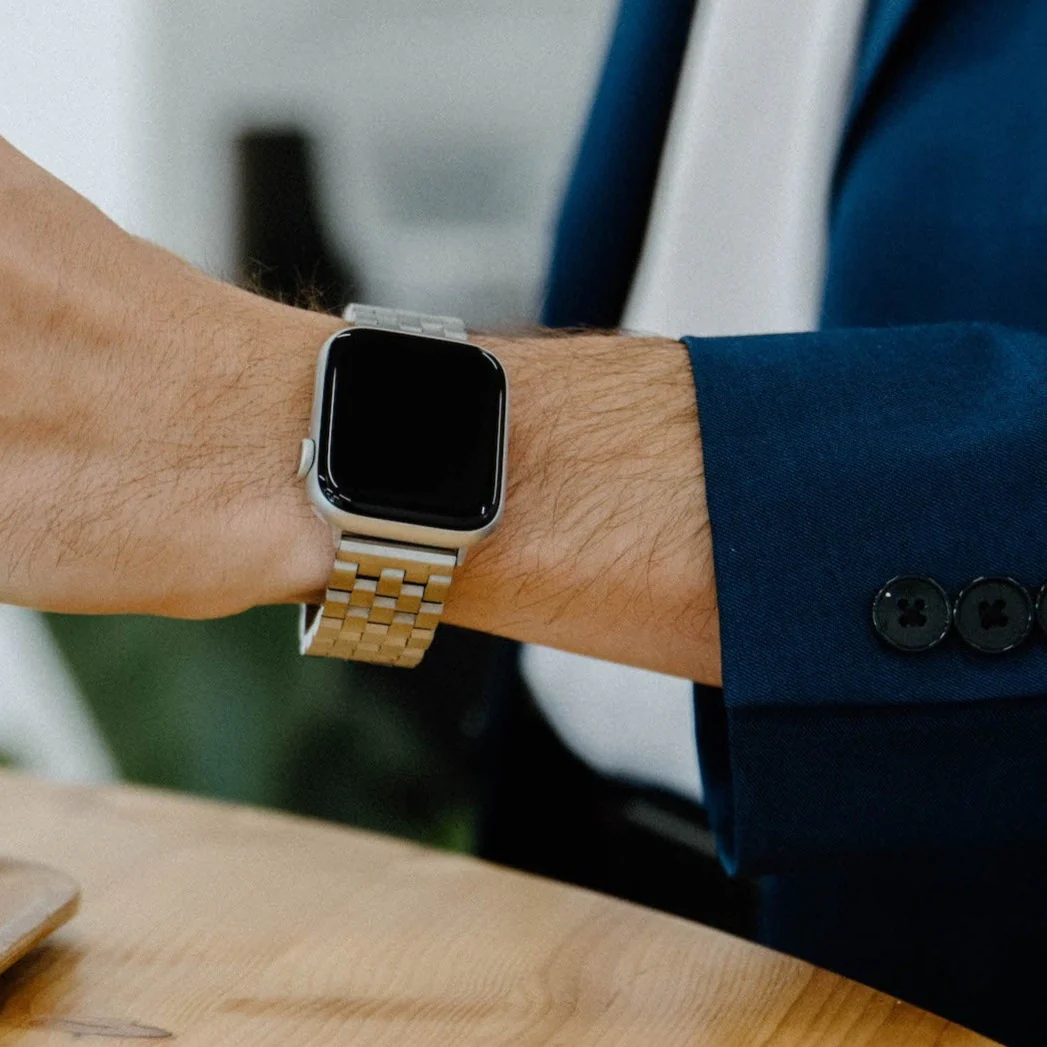 METAL Apple Watch Strap - Silver - Image 9