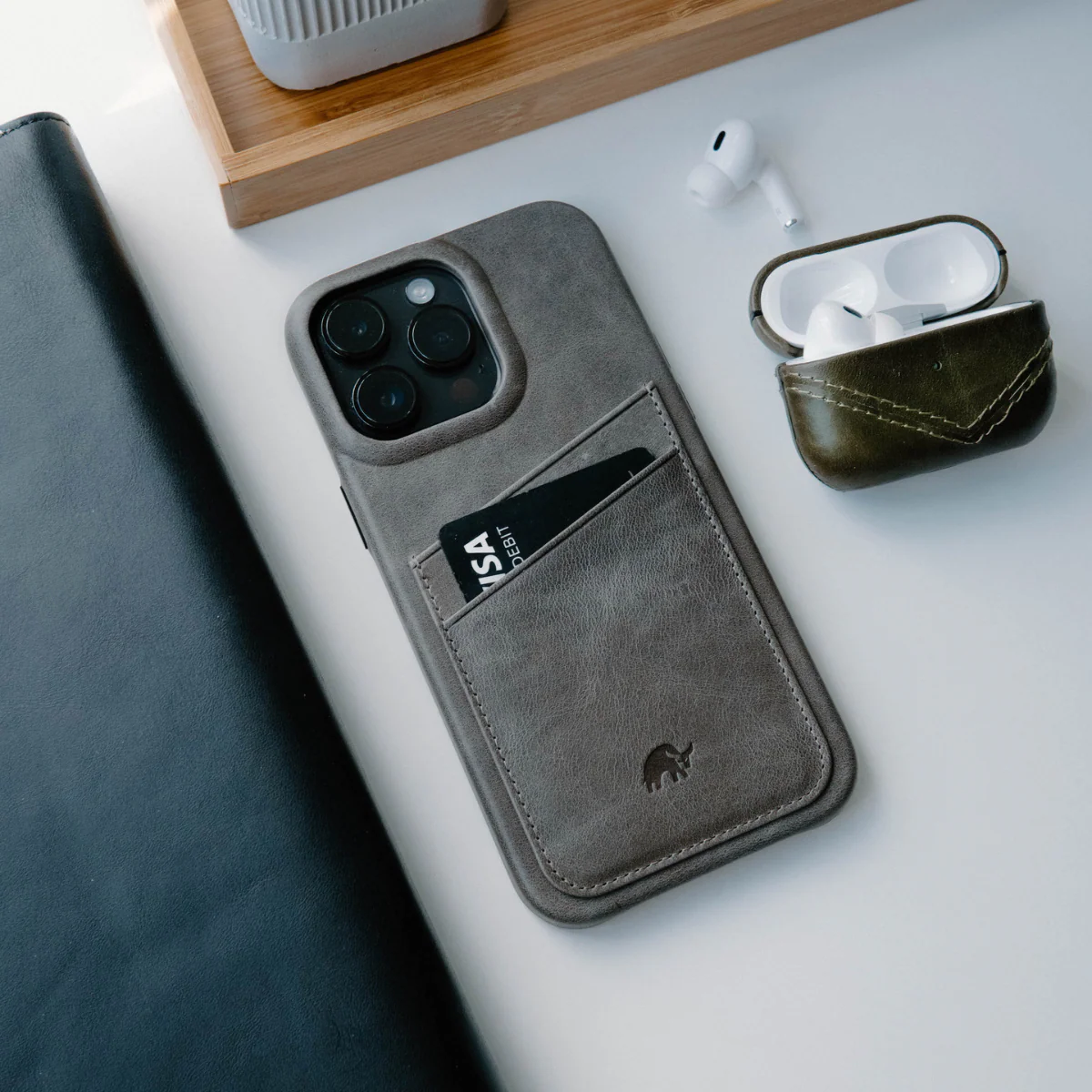 The Minimalist Portfolio Case - SLATE - Image 4